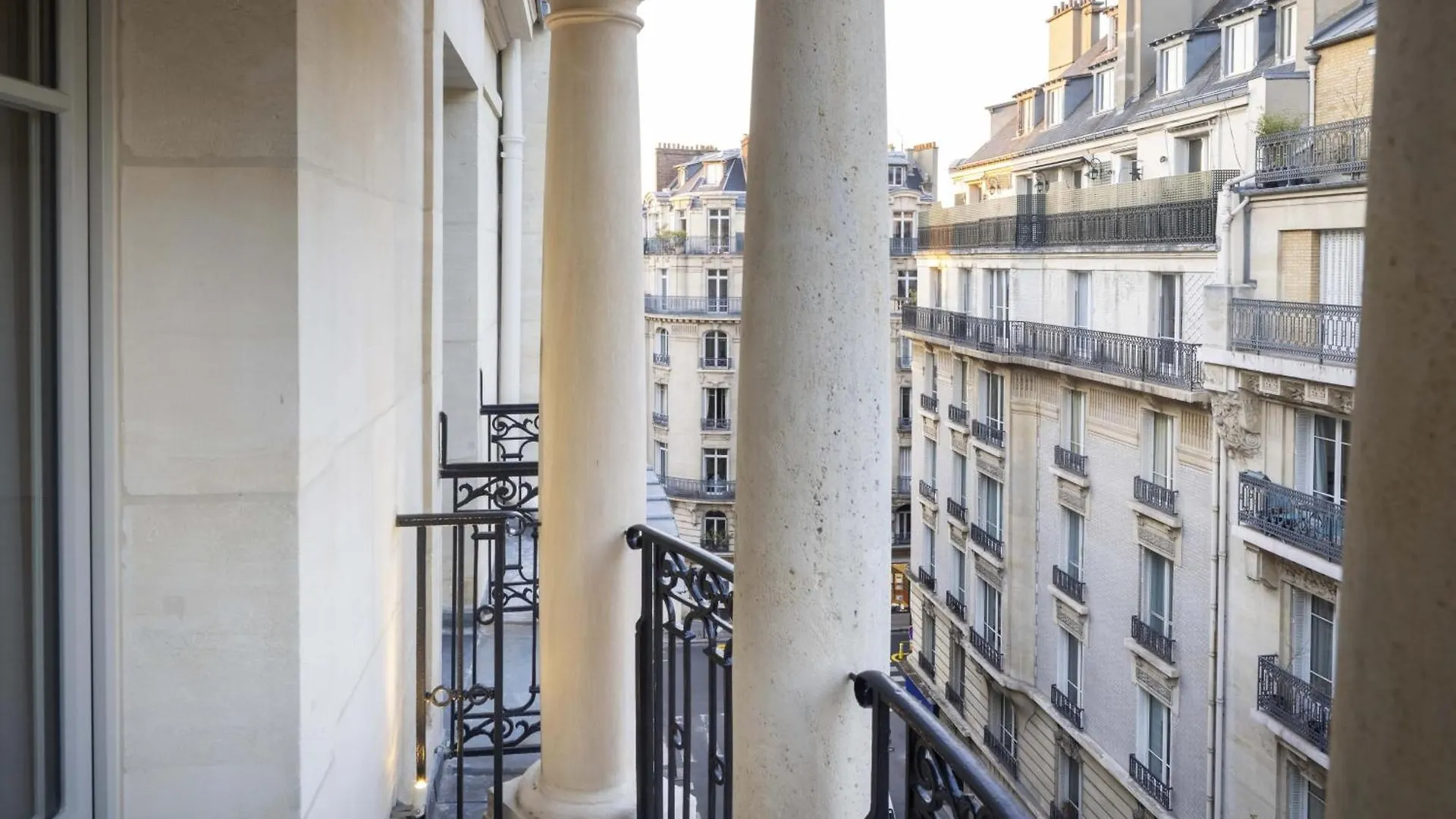 Victoria Palace Hotel 4*