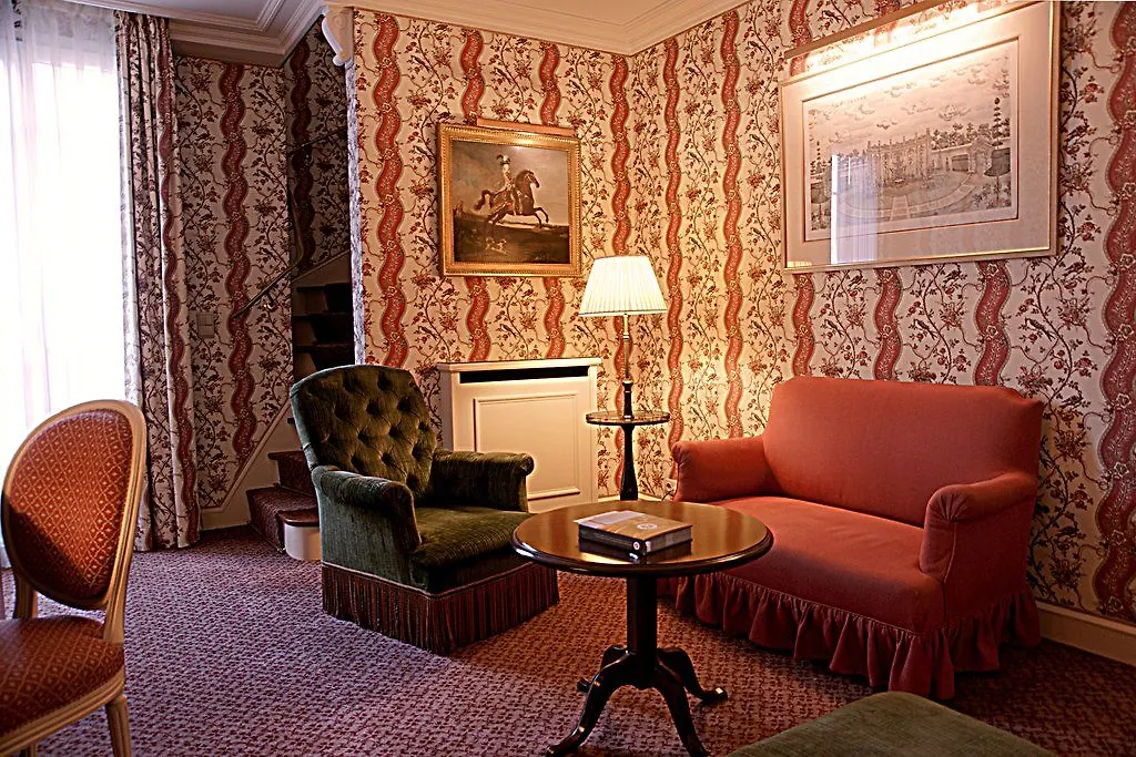 Victoria Palace מלון 4*